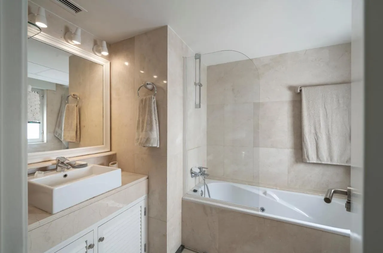 Houmi Sotogrande Apartment 0*,